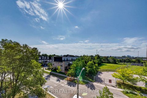 Photo 30 at 312 - 2737 Keele Street, CFB, Toronto