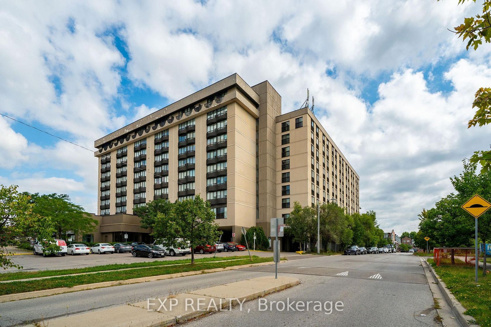 312 - 2737 Keele Street, CFB, Toronto 