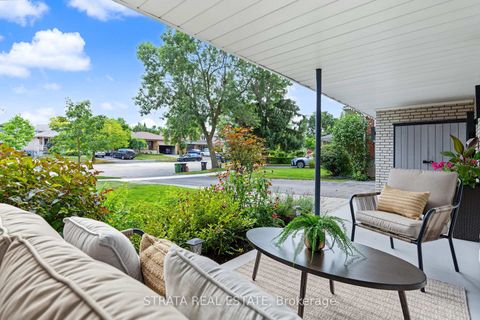 Photo 3 at 36 Hawthorne Road, The Westway, Toronto