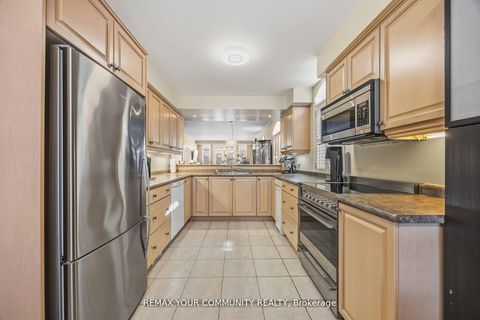 Photo 21 at 17 - 520 Silken Laumann Drive, Wyndham, Newmarket