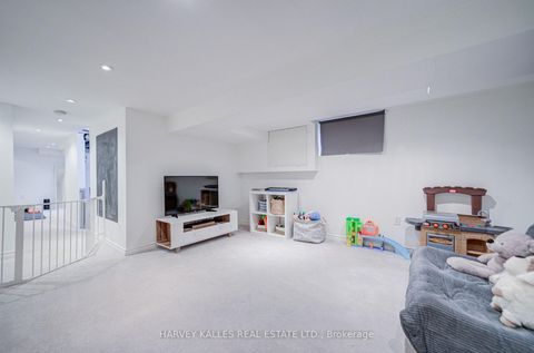 Photo 29 at 164 Douglas Avenue, Lawrence Park South, Toronto