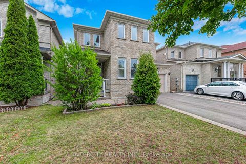 Photo 1 at 37 Redfinch Crescent, Vellore Village, Vaughan