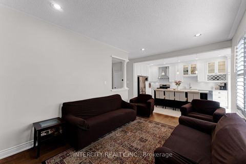 Photo 17 at 37 Redfinch Crescent, Vellore Village, Vaughan