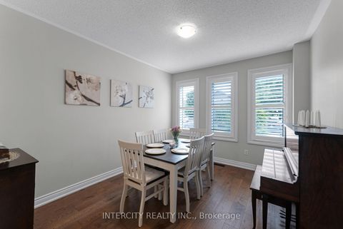 Photo 19 at 37 Redfinch Crescent, Vellore Village, Vaughan