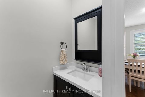 Photo 21 at 37 Redfinch Crescent, Vellore Village, Vaughan