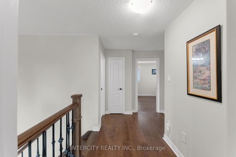 Photo 24 at 37 Redfinch Crescent, Vellore Village, Vaughan
