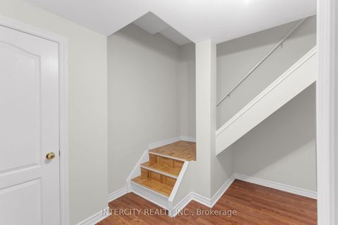 Photo 39 at 37 Redfinch Crescent, Vellore Village, Vaughan