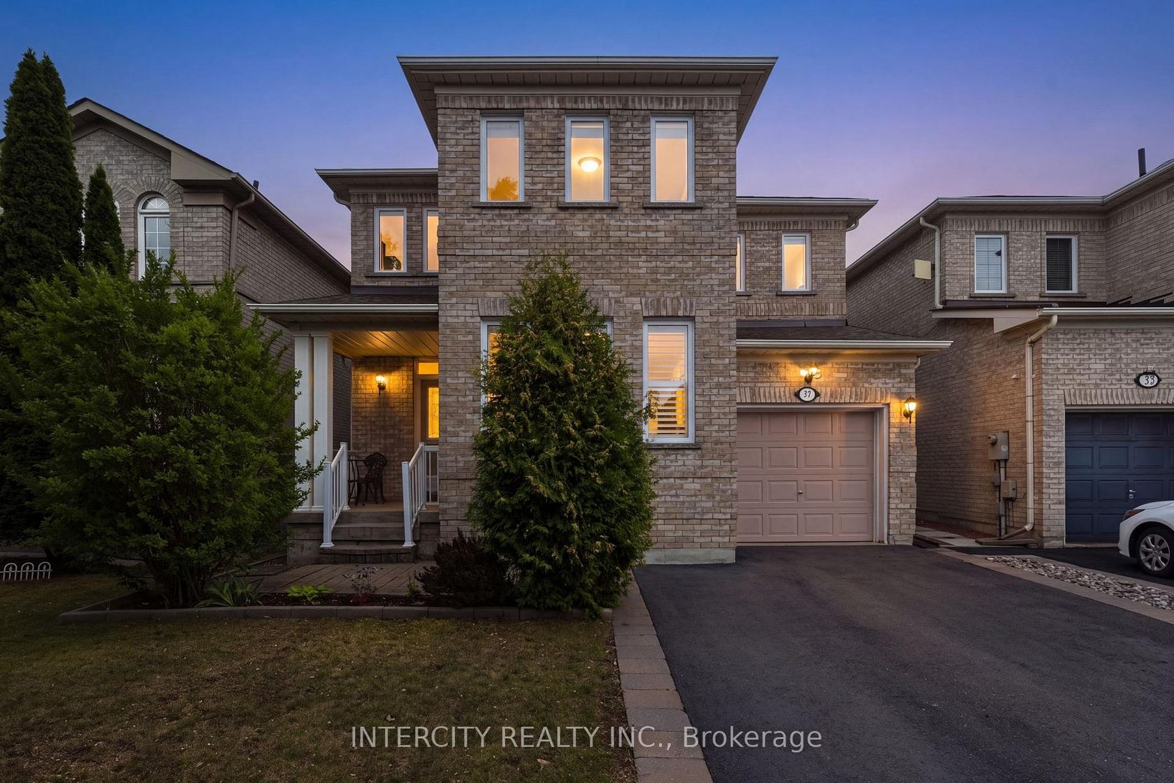37 Redfinch Crescent, Vellore Village, Vaughan photo number 2