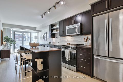 Photo 3 at 1623 - 525 Adelaide Street W, Waterfront Communities C1, Toronto