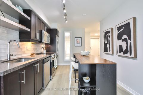 Photo 8 at 1623 - 525 Adelaide Street W, Waterfront Communities C1, Toronto