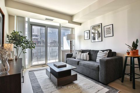Photo 10 at 1623 - 525 Adelaide Street W, Waterfront Communities C1, Toronto