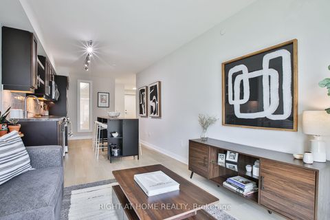Photo 11 at 1623 - 525 Adelaide Street W, Waterfront Communities C1, Toronto