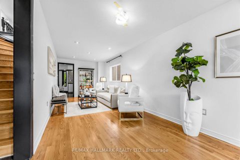 Photo 3 at 106 Larratt Lane, Westbrook, Richmond Hill