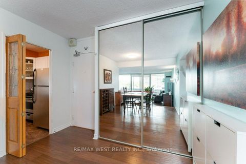 Photo 10 at 807 - 240 Scarlett Road, Smythe, Toronto
