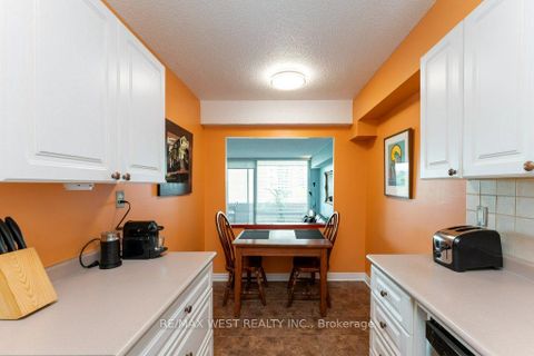 Photo 14 at 807 - 240 Scarlett Road, Smythe, Toronto