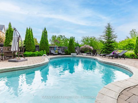 Photo 1 at 31 Routledge Drive, Oak Ridges, Richmond Hill