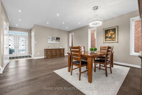 Photo 5 at 31 Routledge Drive, Oak Ridges, Richmond Hill
