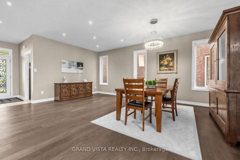 Photo 7 at 31 Routledge Drive, Oak Ridges, Richmond Hill