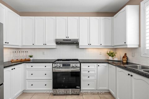 Photo 15 at 31 Routledge Drive, Oak Ridges, Richmond Hill