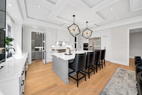 Photo 2 at 36 Arbordale Drive, Vellore Village, Vaughan
