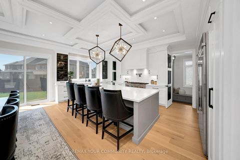Photo 3 at 36 Arbordale Drive, Vellore Village, Vaughan
