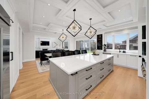 Photo 4 at 36 Arbordale Drive, Vellore Village, Vaughan