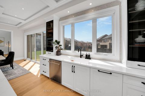 Photo 7 at 36 Arbordale Drive, Vellore Village, Vaughan