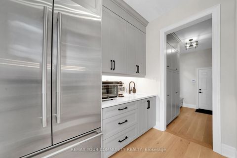 Photo 11 at 36 Arbordale Drive, Vellore Village, Vaughan