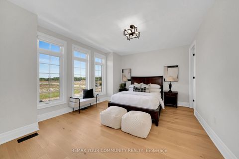 Photo 41 at 36 Arbordale Drive, Vellore Village, Vaughan