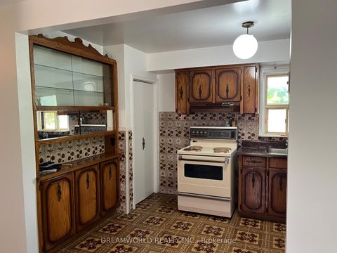 Photo 6 at 167 Redwater Drive, Kipling, Toronto