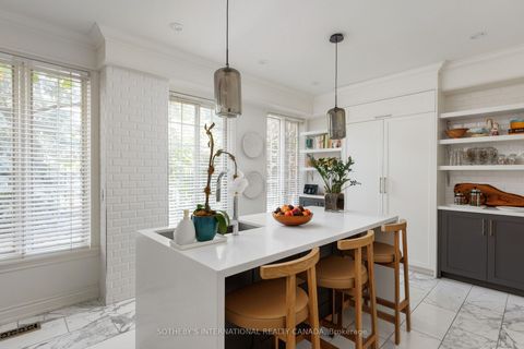 Photo 10 at 18A Deer Park Crescent, St. Clair, Toronto