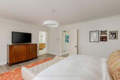Photo 18 at 18A Deer Park Crescent, St. Clair, Toronto