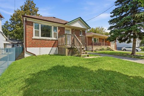 Photo 2 at 975 Victoria Park Avenue, Parkview, Toronto