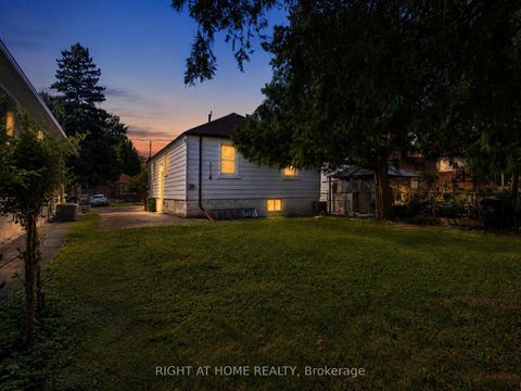 Photo 30 at 975 Victoria Park Avenue, Parkview, Toronto