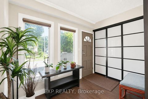 Photo 3 at 379 Davisville Avenue, Mount Pleasant East, Toronto