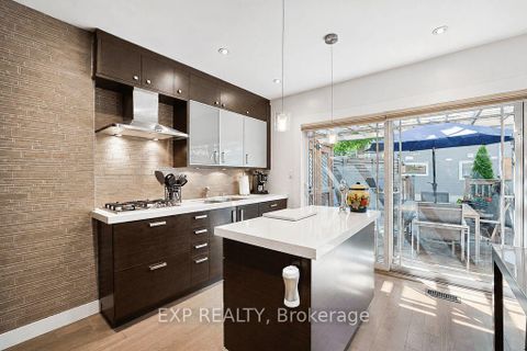 Photo 10 at 379 Davisville Avenue, Mount Pleasant East, Toronto
