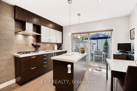 Photo 20 at 379 Davisville Avenue, Mount Pleasant East, Toronto