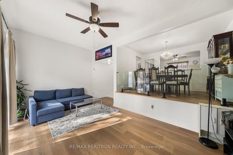 Photo 2 at 7 Sebastian Cabot Way, Jane Heights, Toronto