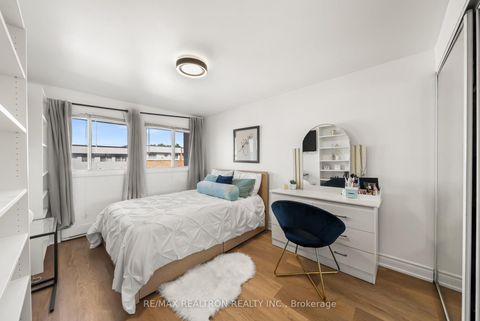 Photo 10 at 7 Sebastian Cabot Way, Jane Heights, Toronto