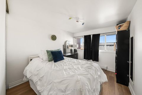 Photo 13 at 7 Sebastian Cabot Way, Jane Heights, Toronto