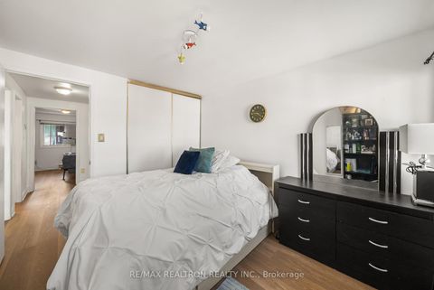 Photo 14 at 7 Sebastian Cabot Way, Jane Heights, Toronto