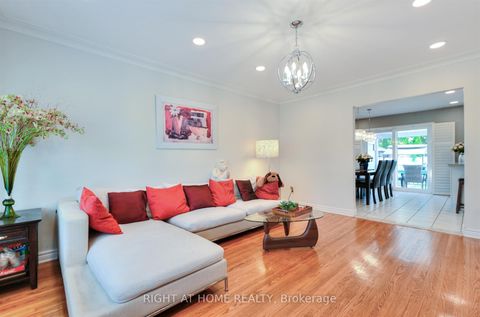 Photo 3 at 50 Chalkfarm Drive, CFB, Toronto