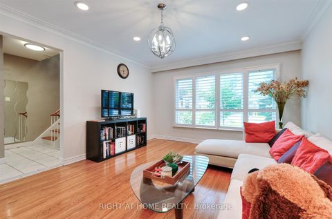 Photo 5 at 50 Chalkfarm Drive, CFB, Toronto
