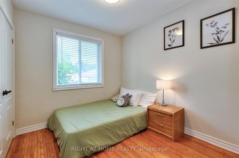Photo 16 at 50 Chalkfarm Drive, CFB, Toronto