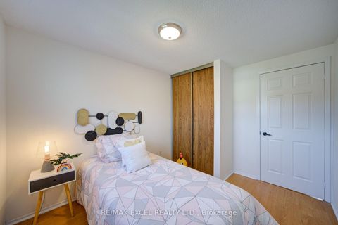 Photo 36 at 142 Shady Hollow Drive, Milliken, Toronto