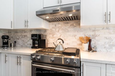 Photo 5 at 15 Poetry Drive, Vellore Village, Vaughan