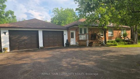 Photo 1 at 1031 Metro Road, Historic Lakeshore Communities, Georgina