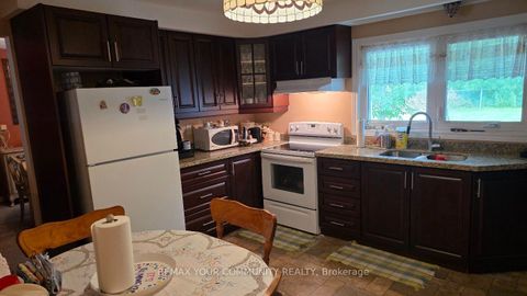Photo 12 at 1031 Metro Road, Historic Lakeshore Communities, Georgina