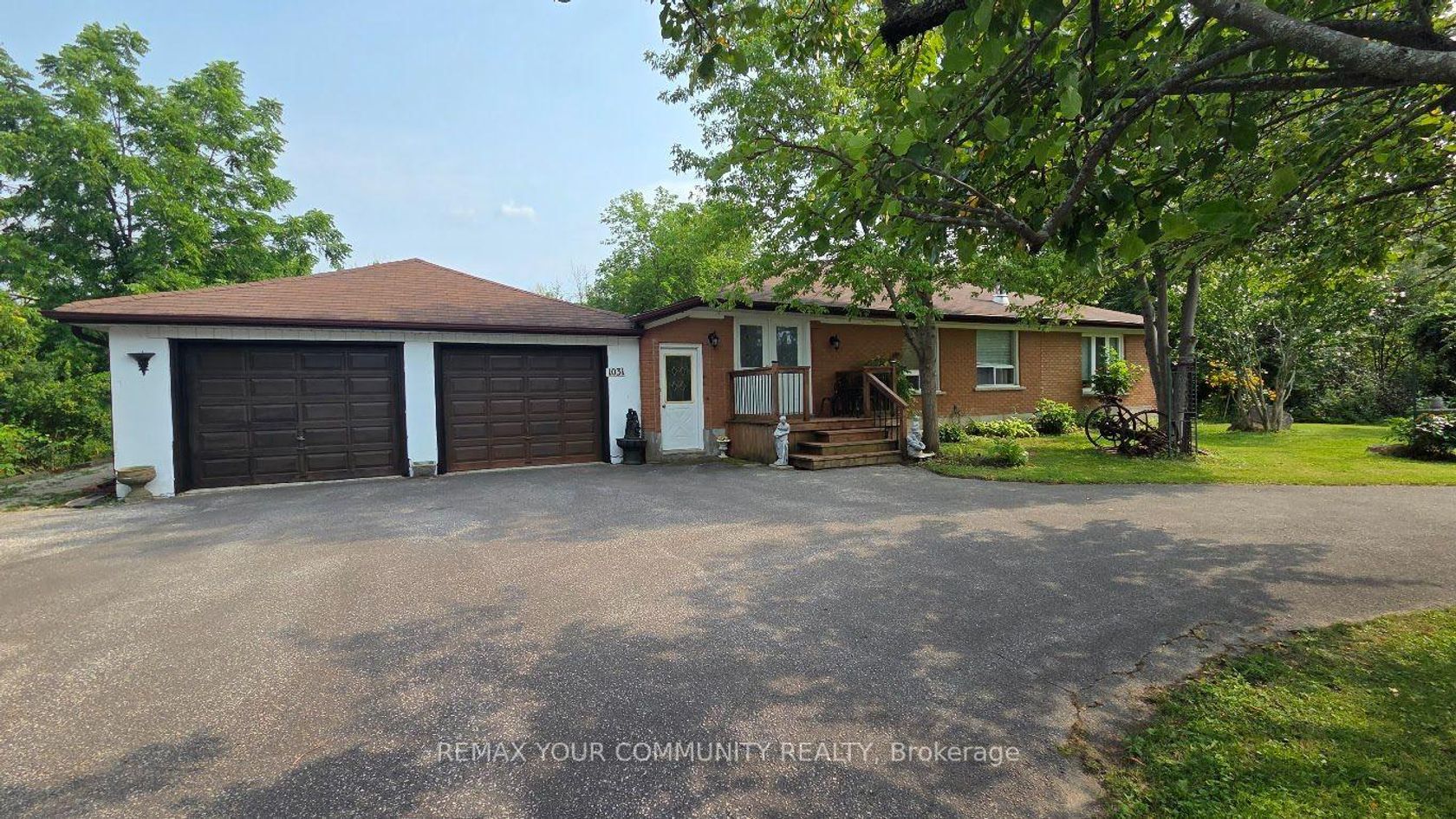 1031 Metro Road, Historic Lakeshore Communities, Georgina photo number 2