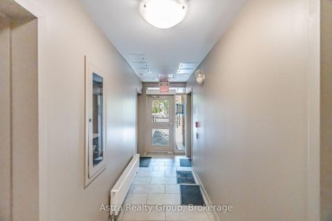 Photo 4 at 106 - 9589 Keele Street, Maple, Vaughan
